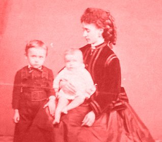 Isabella Šenoa s djecom